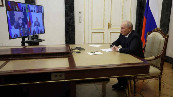 Путин вспомнил о планах переноса столицы Чечни в 2000‑х и похвалил Кадырова
