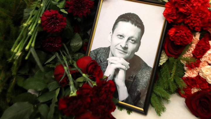 «Рак надо лечить керосином и травками»: Проходимцы пытаются заработать на смерти онколога Андрея Павленко