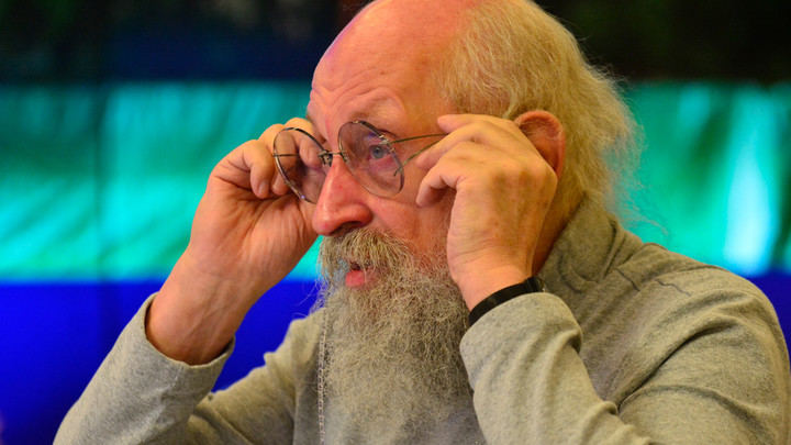 Сожалею, что уважаемый человек допустил такую резкость: Депутат Госдумы отреагировал на слова о Госдуре