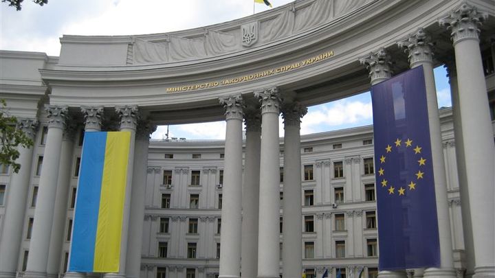 Киев высказался о ситуации в Казахстане, не удержавшись от шпильки в адрес России