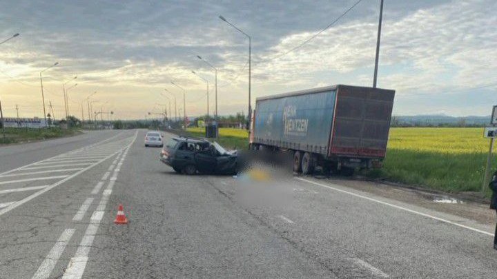 В Абинском районе один человек погиб в ДТП с фурой