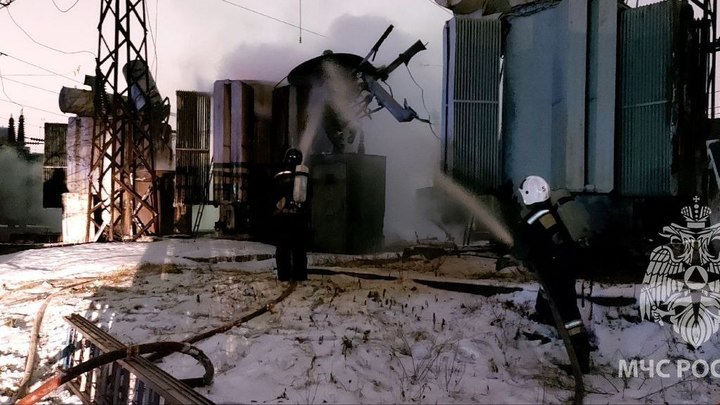 Столб огня поднялся над заводом ЧТЗ в Челябинске