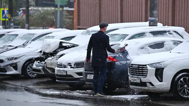 Юрист Леонова рассказала, кто может парковаться во дворах многоэтажек