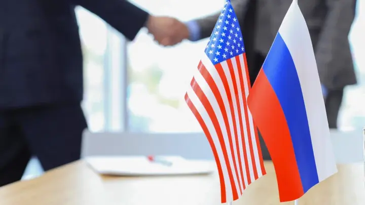 FT: чиновник США провёл тихие переговоры с Кремлём на ПМЭФ-2026