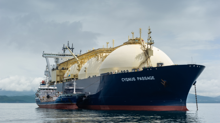 Bloomberg: Россия продаёт санкционный газ в Азию со скидкой до 40%