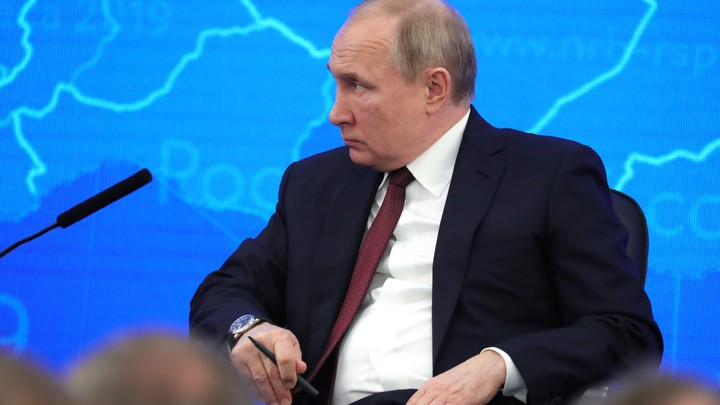 Дубиной - и без политеса: В Сети дополнили вопрос Путина о сумасшествии Киева