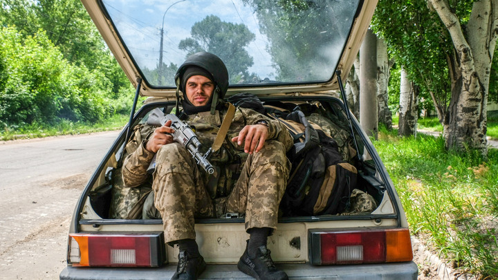 Лисичанск покидают украинские военные и иностранные наёмники. Новая база - Северск