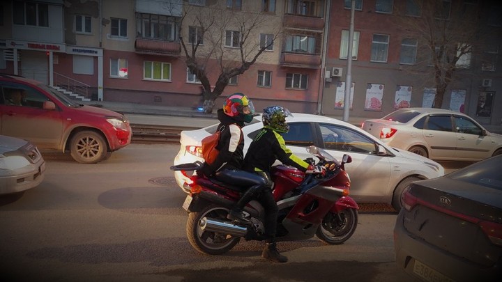 Шумные байкеры и автогонщики не дают спать жителям Кемерова