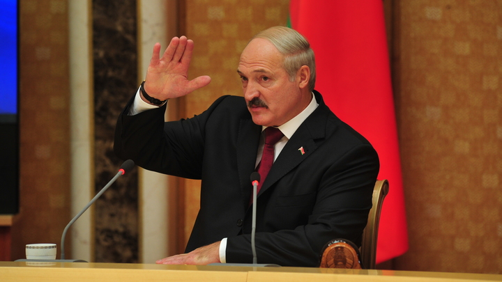 Лукашенко прекращает вкладывать деньги в стены. Президент нашёл, кому их отдать