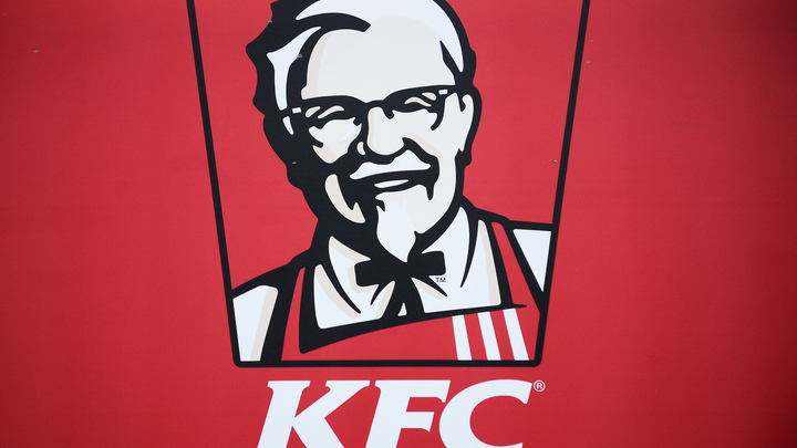 Сбербанк и жареная курочка: Банк приобрел почти 10% франшизы фастфуда KFC в России