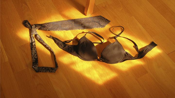 После корпоратива со стриптизом на Ставрополье глава электросетей лишился должности