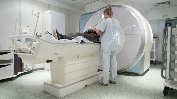 Лечить депрессию светом: Учёные проверили, как освещение влияет на людей