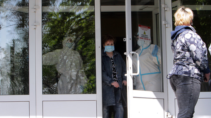 В Мелитопольский онкологический диспансер доставили гумпомощь от России В Мелитопольский онкологический диспансер доставили гумпомощь от России