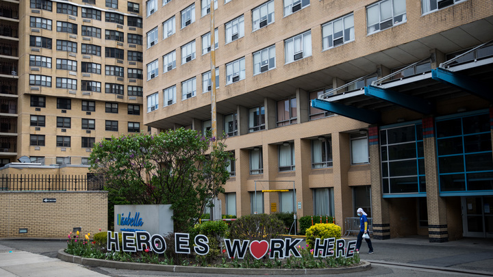 Заражаемость и смертность взлетят: NYT узнала о негласных подсчётах о COVID-19 в Белом доме