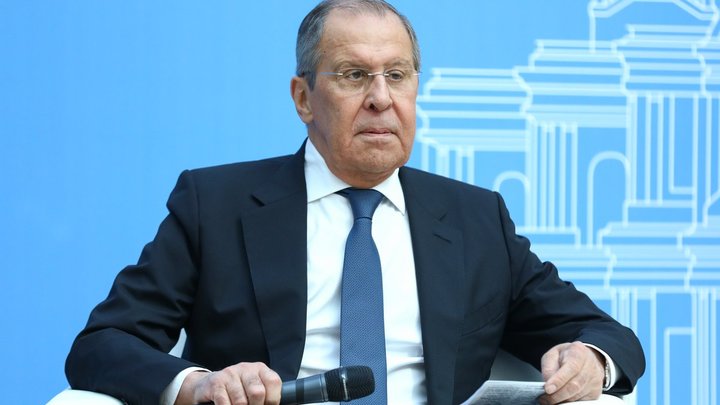 Лавров указал на проявления шизофреничности у Киева