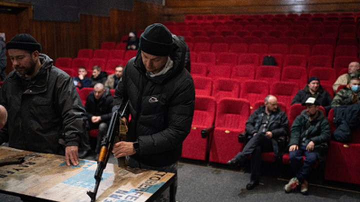 Кровавая провокация радикалов: Дипломаты разоблачили фальшивку с Мариуполем