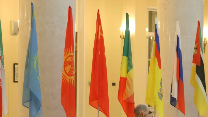 Песков изящно указал на ошибку Трампа про единую валюту БРИКС: Экспертам нужно более подробно разъяснять ему повестку