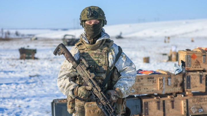 «РВ»: дрон ВСУ снял взрыв после удара ФАБ-3000 под Курском