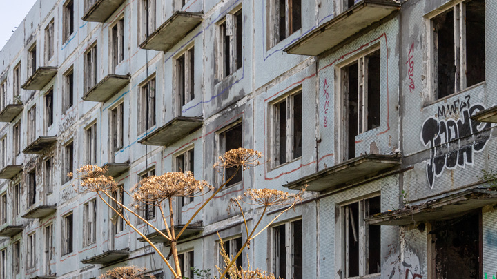 В Сергиевом Посаде спасатели освободили застрявшего между металлическими прутьями мальчика В Сергиевом Посаде спасатели освободили застрявшего между металлическими прутьями мальчика