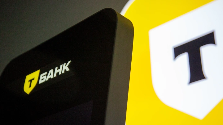 Дорогой сынок: матери переводят больше денег своим взрослым сыновьям, чем дочерям