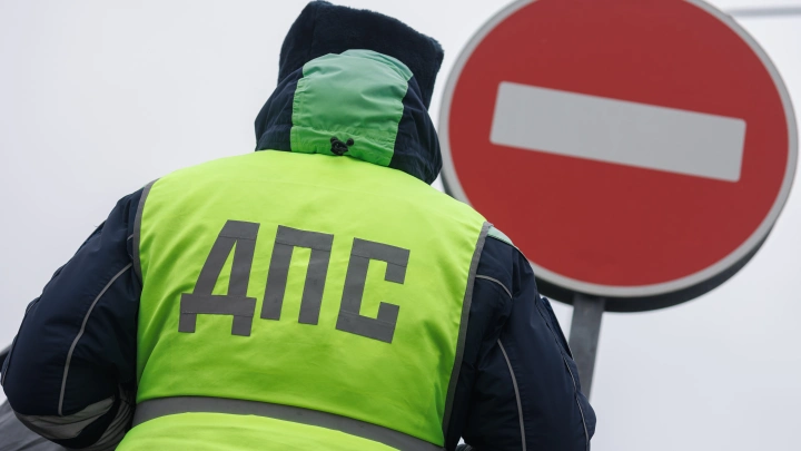 Во Владимирской области обрушился надземный переход после ДТП, трасса М-7 перекрыта