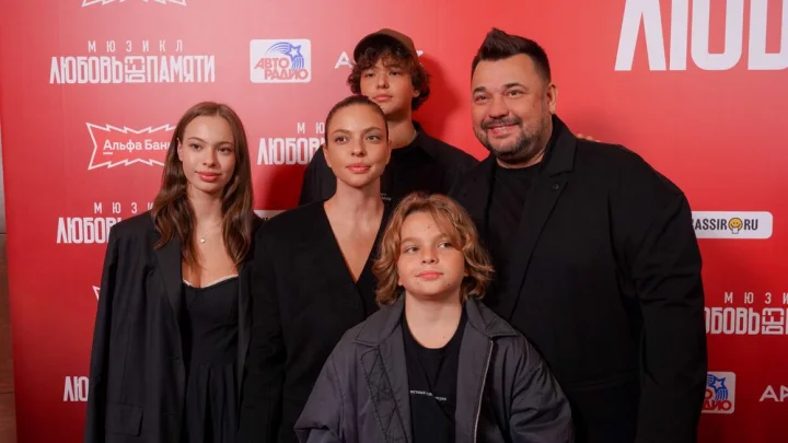 Все пятеро детей Сергея Жукова на одном фото: Вот новости, о которых следует говорить