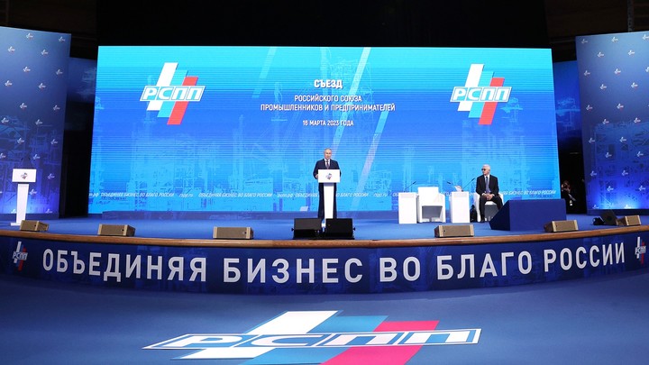 Путин рассказал, почему у нас тараканы - прусаки, а в Германии - russe