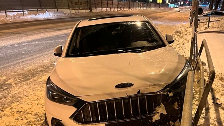 В Самаре молодой водитель не разъехался со своей ровесницей