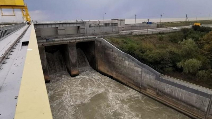 Темрюкский район может затопить из-за высокого уровня воды в Краснодарском водохранилище