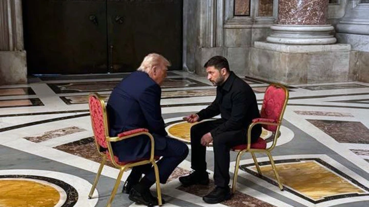 На встречу Зеленского и Трампа в Риме в сети отреагировали веселыми мемами