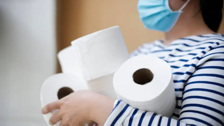Ближний Восток сильно напугал японцев: в стране сметают туалетную бумагу