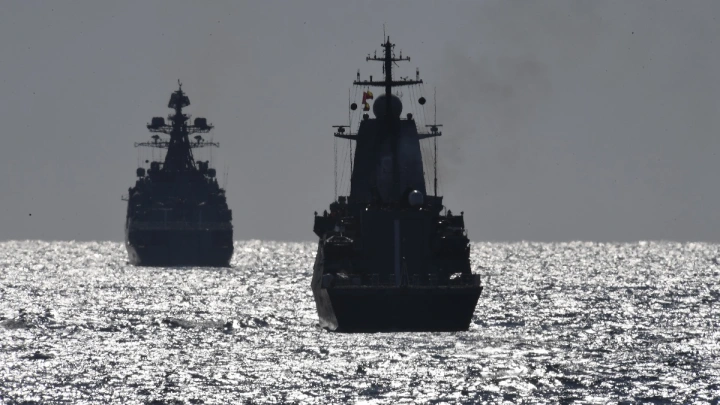 Военные России и Китая выйдут вместе в Японское море: Учения пройдут и в воде, и на суше