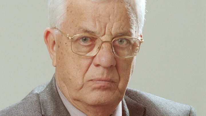 Раймонд Паулс запретил использовать своё имя на фестивале в Латвии и отозвал все доверенности