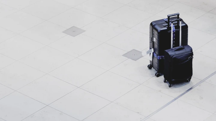 Тысячи чемоданов вылетели из Турции без владельцев: Русские туристы остались без вещей и без ответов