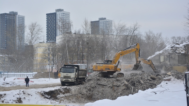 Администрация Перми требует от автохолдинга снести здание в Камской Долине
