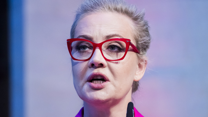 Юлию Навальную* готовят к новой роли: Первый этап - курс лечения от алкогольной зависимости - источник