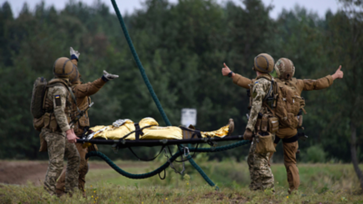 Хоть покушают немного: Попавшим по своей ошибке в плен украинцам пророчат отдых в Донбассе