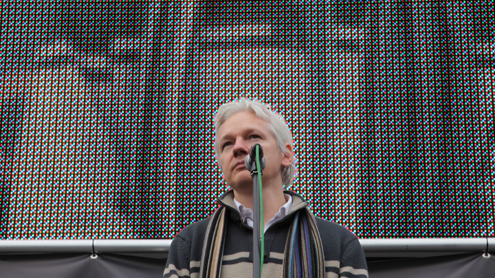 Электрический стул или 120 лет тюрьмы? Симоньян прокляла участников судилища над Ассанжем