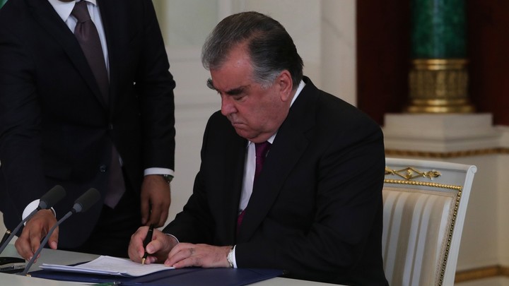 Рахмон поставил цель на год для Таджикистана. Русский язык в приоритете