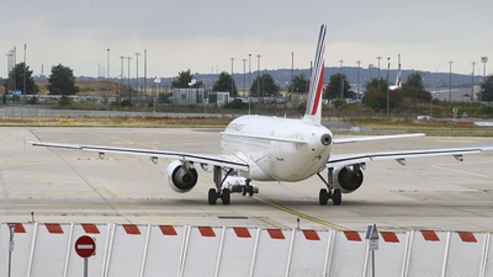 Чудеса на виражах: Сатановский дал неожиданную версию о мордобое пилотов Air France