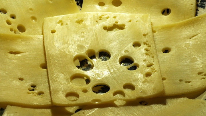 За фальшивый сыр для школьников: Россельхознадзор добился наказания для производителя