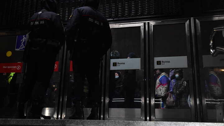 Полицейского подозревают в избиении хирурга в метро