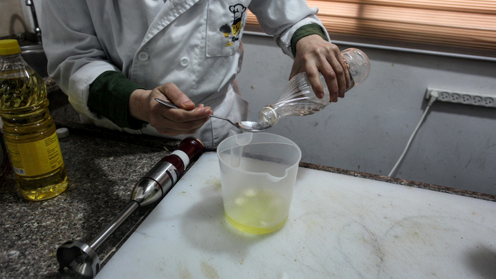 Учебная: Русские вспомнили забавный столовый прибор из СССР