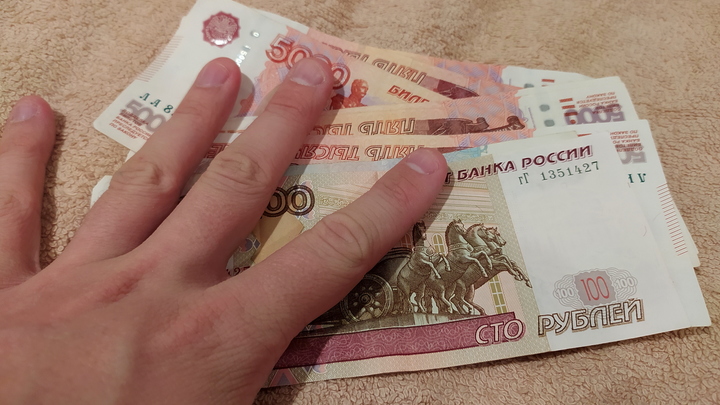 Зарплаты в Петербурге выросли. Но не у всех