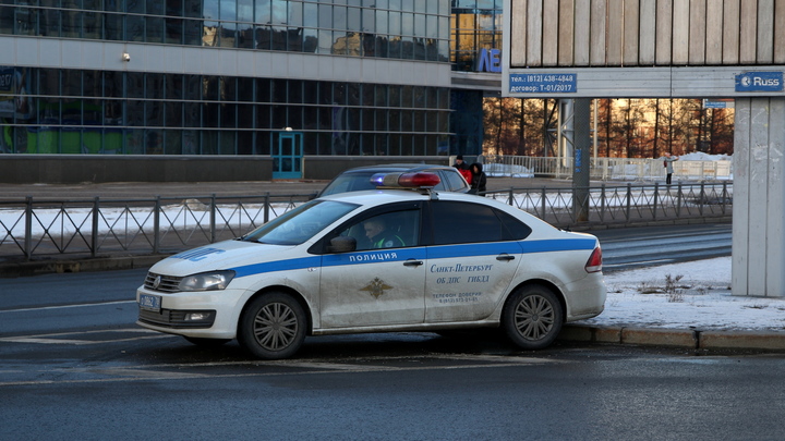 Прикинулись врачами: в Петербурге задержали дерзких мигрантов, которые обворовывали квартиры