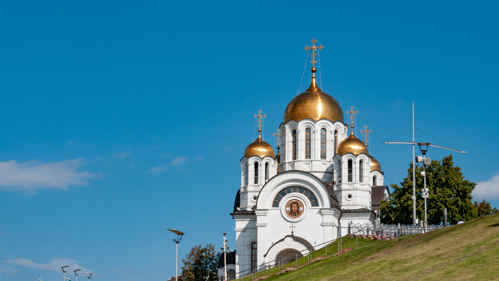 Священники рассказали, грешно ли верующим жить, сожительствуя вместе