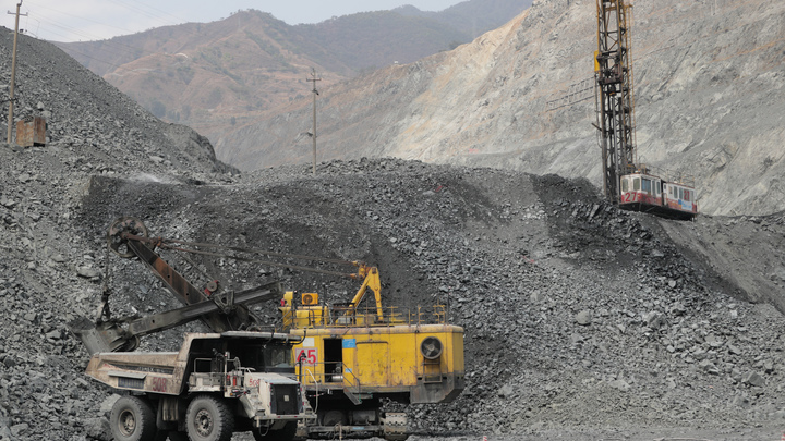 Урановый козырь в рукаве Путина: Киев шлёт американские ракеты на Москву - мы приземляем авиацию США