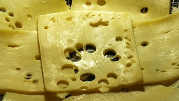 Нас обманывают - этот сыр есть нельзя: Три буквы раскрыли тайну супермаркетов