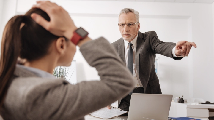 Эксперт Ирина Котлярова раскрыла, можно ли уволить за нецензурную брань