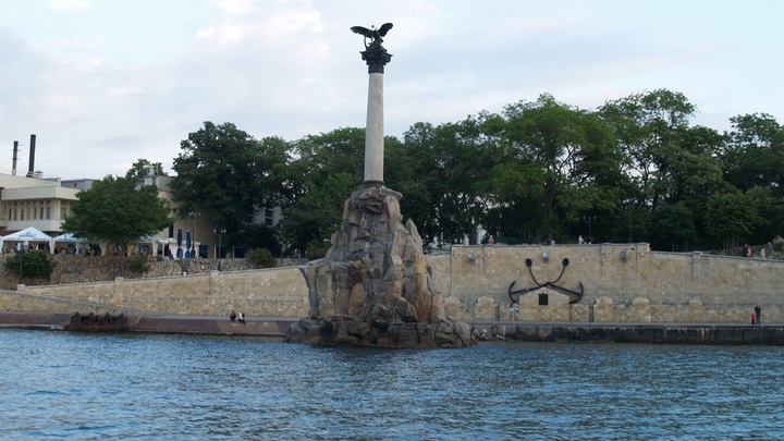 Нельзя доверять хищникам! В крымском сафари-парке Тайган львы напали на сотрудницу заповедника